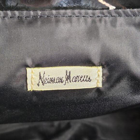 NEIMAN MARCUS VINTAGE TOTE PURSE – 1970s BLACK PATENT VINYL – LUCITE  HANDLES - Picture 8 of 11